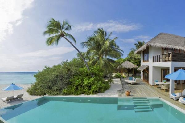 Семейный отель Dusit Thani Maldive - рай для любимых!